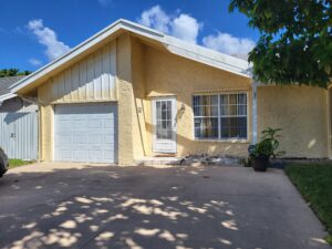 Exterior home before painting in Broward County